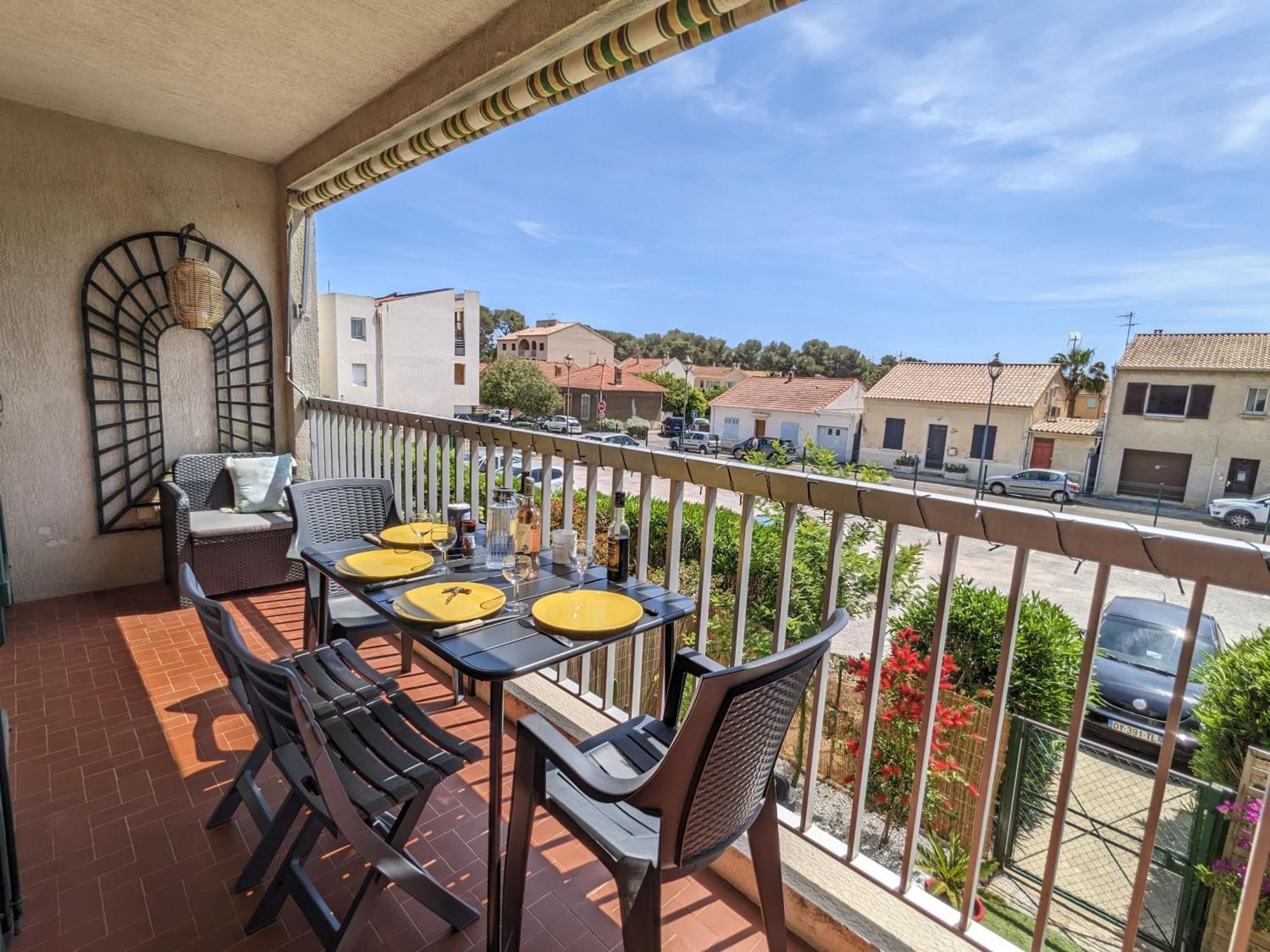 Apartment Terrasse Plein Sud - Climatisation - Netflix - Lit Queen Size - 2Min Centre-Ville - 6Min Plages Parking Prive - 56M2 - L'Olivine - Offre Speciale La Londe-les-Maures
