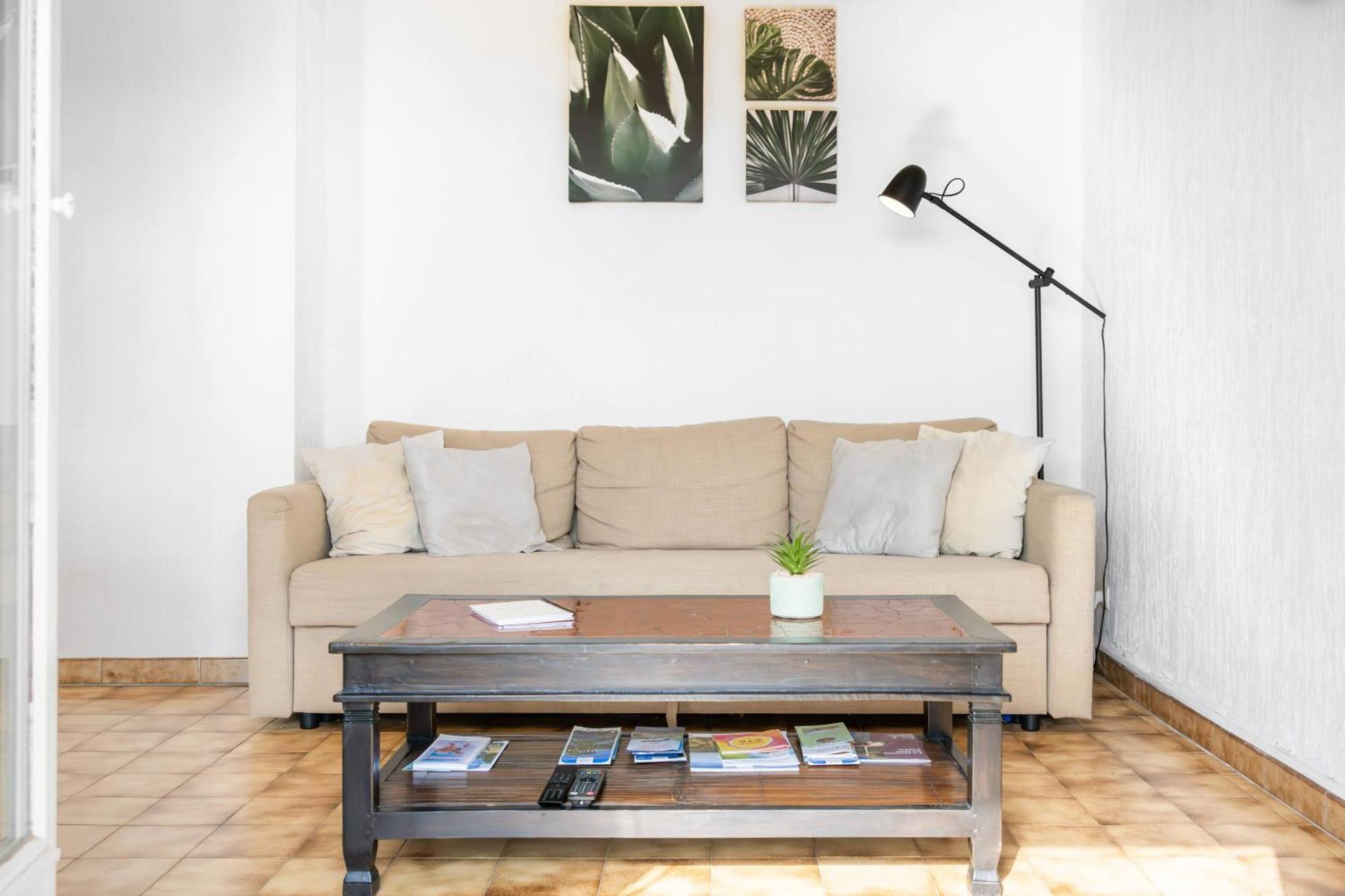 Terrasse Plein Sud - Climatisation - Netflix - Lit Queen Size - 2Min Centre-Ville - 6Min Plages Parking Prive - 56M2 - L'Olivine - Offre Speciale Apartment