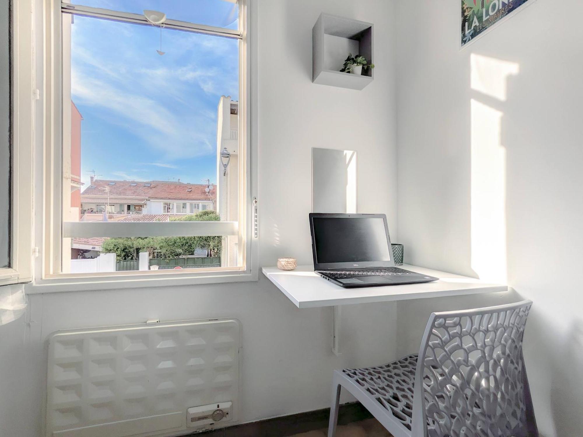Terrasse Plein Sud - Climatisation - Netflix - Lit Queen Size - 2Min Centre-Ville - 6Min Plages Parking Prive - 56M2 - L'Olivine - Offre Speciale Apartment *