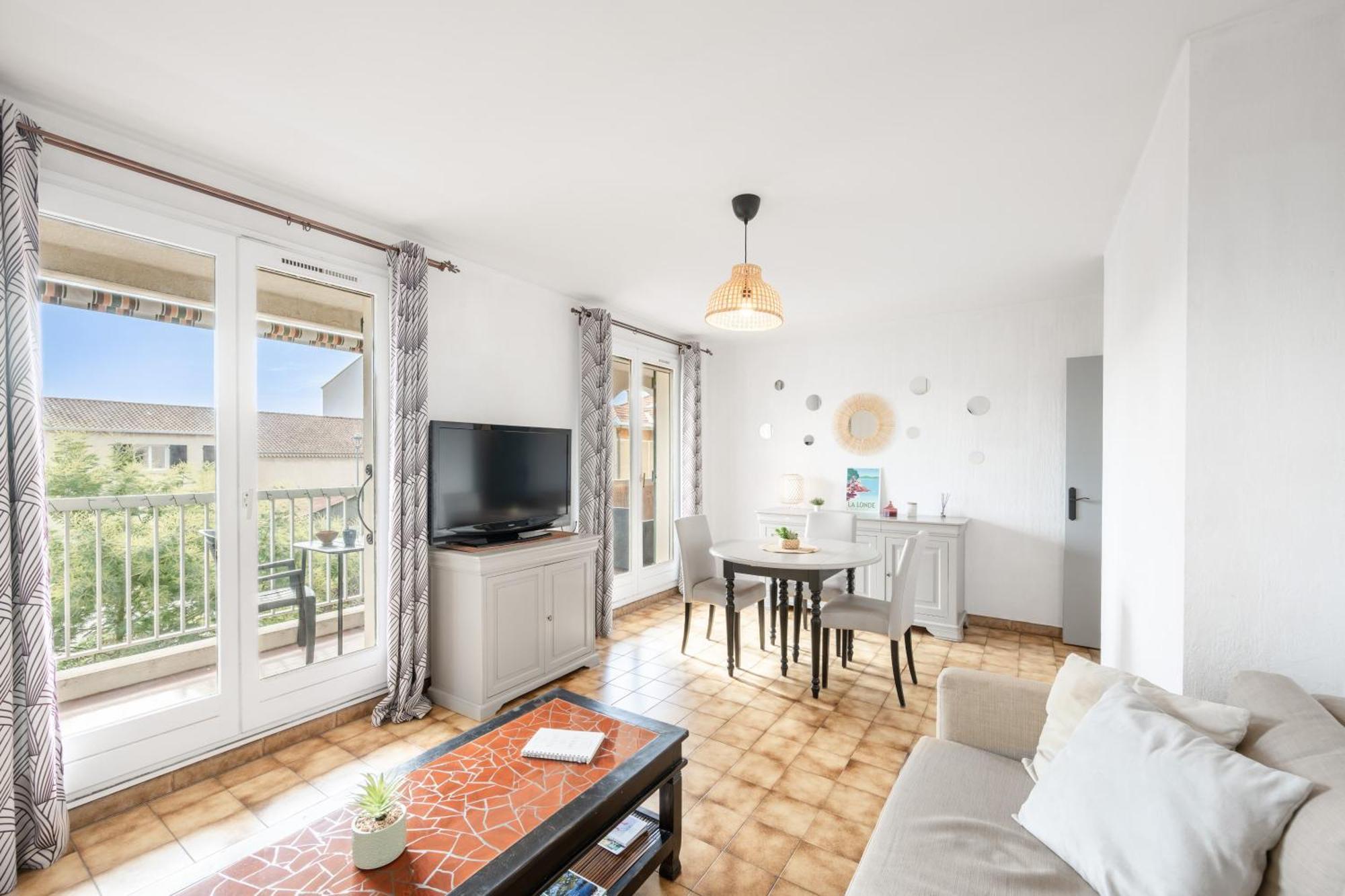 Apartment Terrasse Plein Sud - Climatisation - Netflix - Lit Queen Size - 2Min Centre-Ville - 6Min Plages Parking Prive - 56M2 - L'Olivine - Offre Speciale